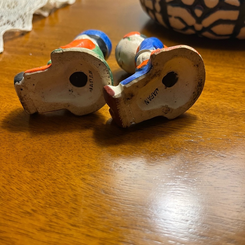 Boy/Girl Salt and Pepper Shaker Set Hand-Painted Ceramic Figurines - Multicolor - Picture 3 of 8